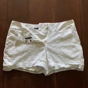 GORGEOUS cream lace shorts